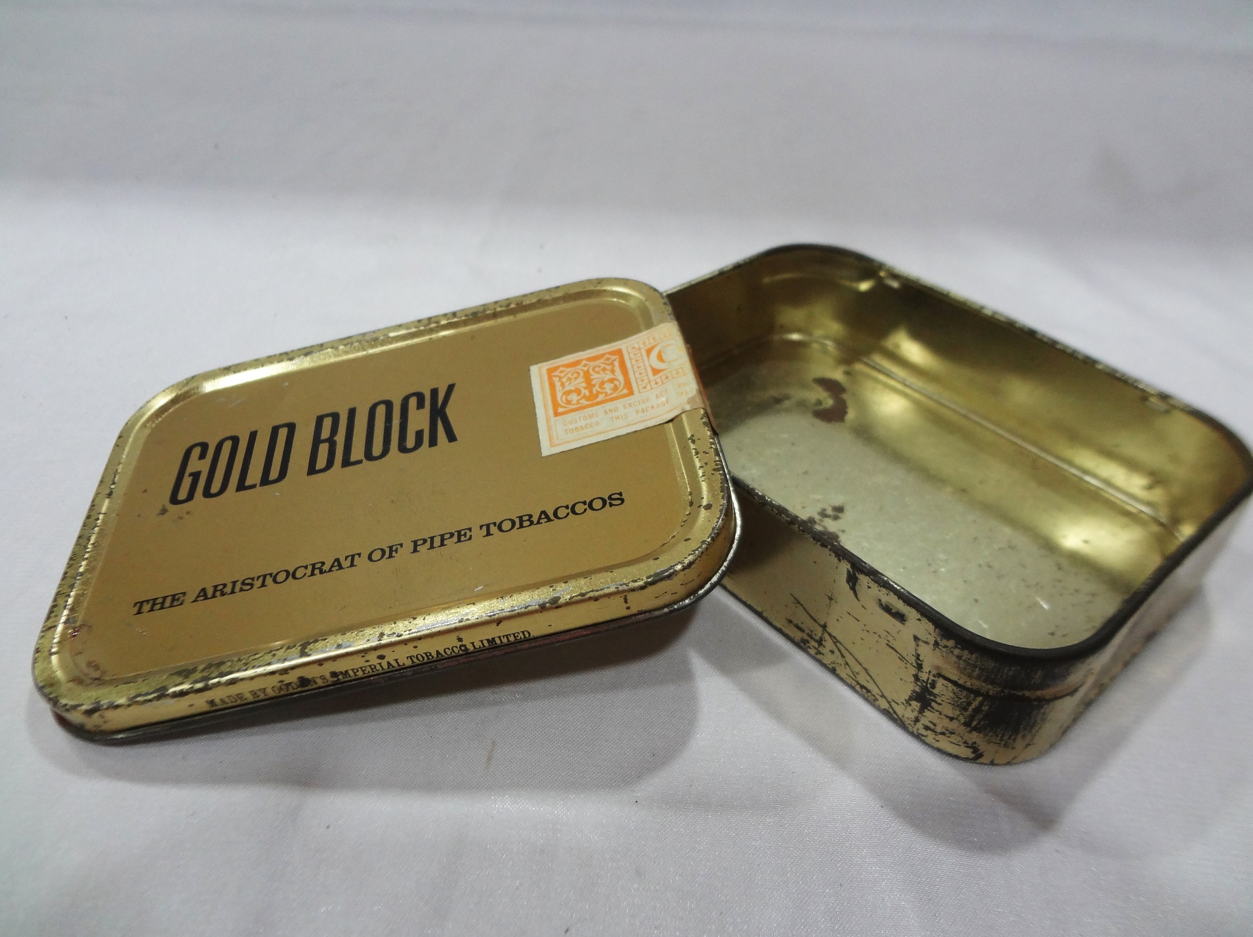 gold block tobacco tin Al Faraj Gallery